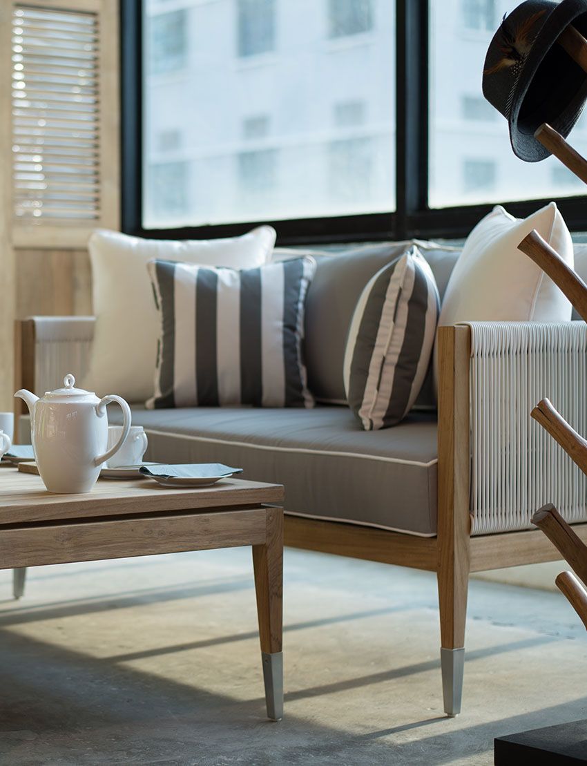 Oslo Loveseat - White Cyroplene