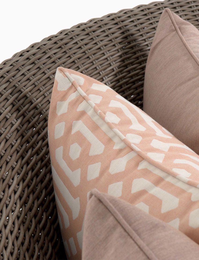 Sherena Daybed Round